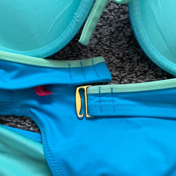 Victoria’s Secret Bikini. - Picture 4 of 11